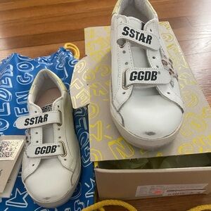 NIB with bag. Size 31. Purchased from children’s boutique. First owner.